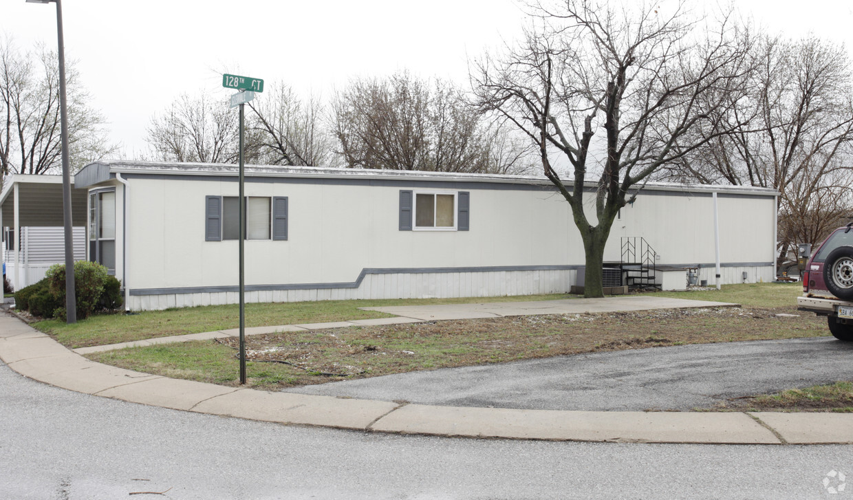 Building Photo - Maplewood Estates