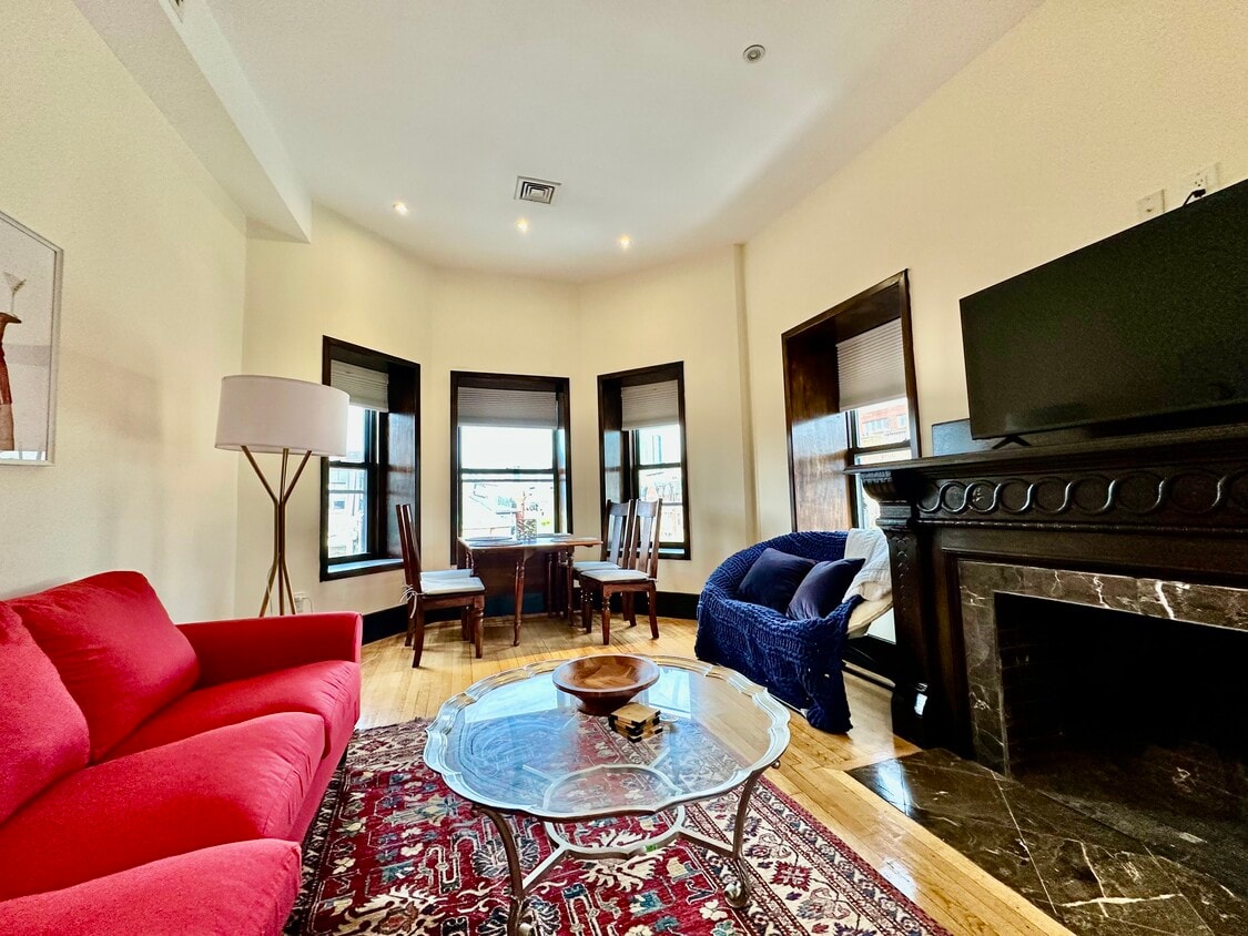 Primary Photo - 34 Gloucester St