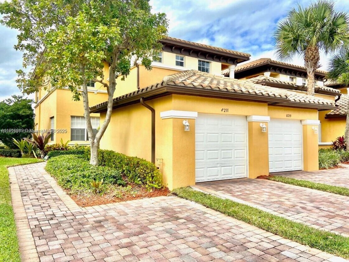 Primary Photo - 8231 NW 127th Ln