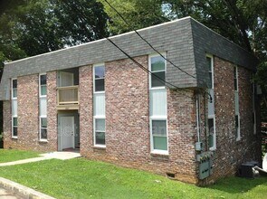 Building Photo - 2817 Colt Dr NE