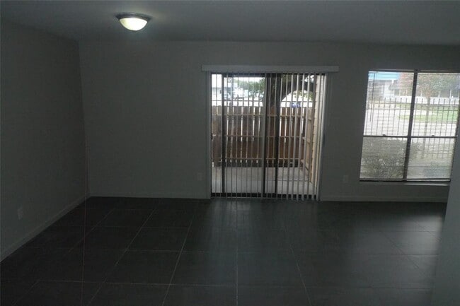 Building Photo - 16111 Aspenglenn Dr