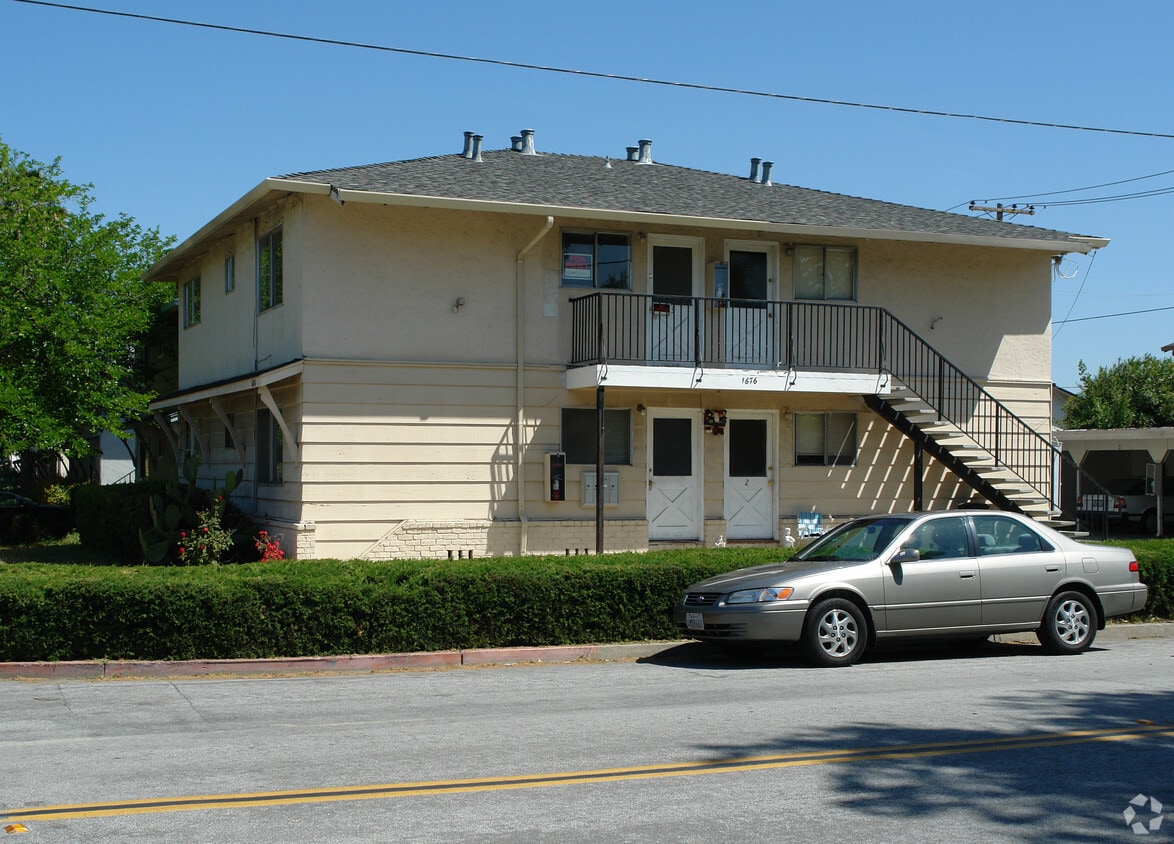 Building Photo - 1676 Ontario Dr