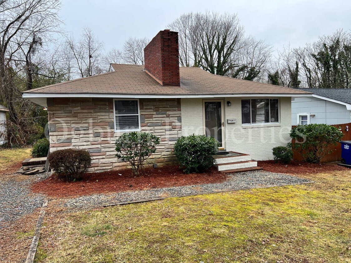 Primary Photo - 731 Faircloth Ave-2BR/1BA-Home!!