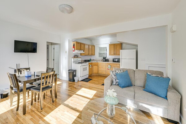 Building Photo - 139-141 Putnam Avenue-SI ID1385916P