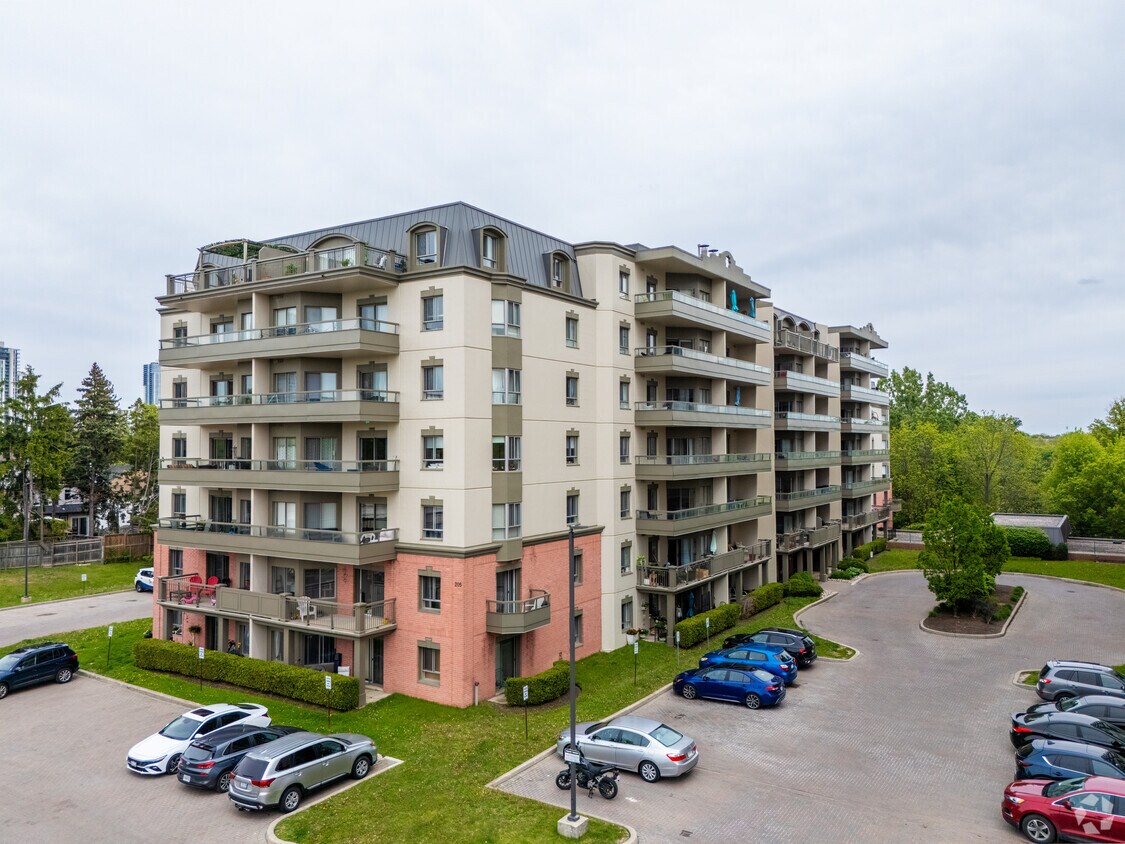 Primary Photo - Victoria Park Place II