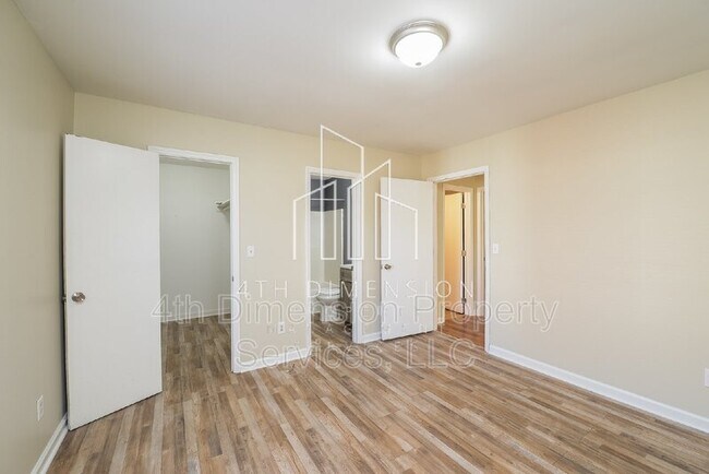 Building Photo - 931 Apple St SW