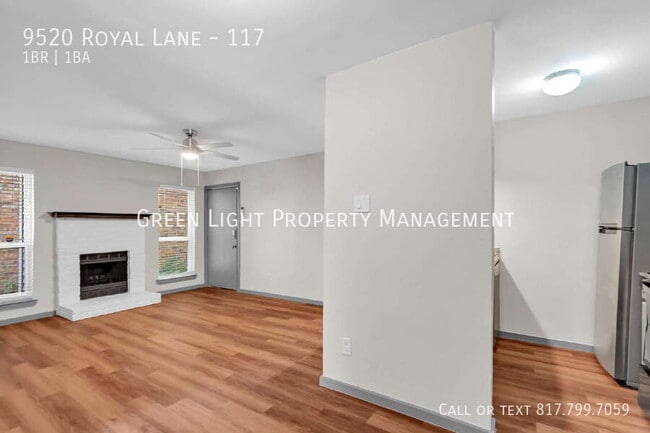 Building Photo - 9520 Royal Ln