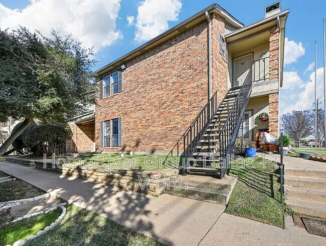Foto del edificio - 2835 Keller Springs Rd