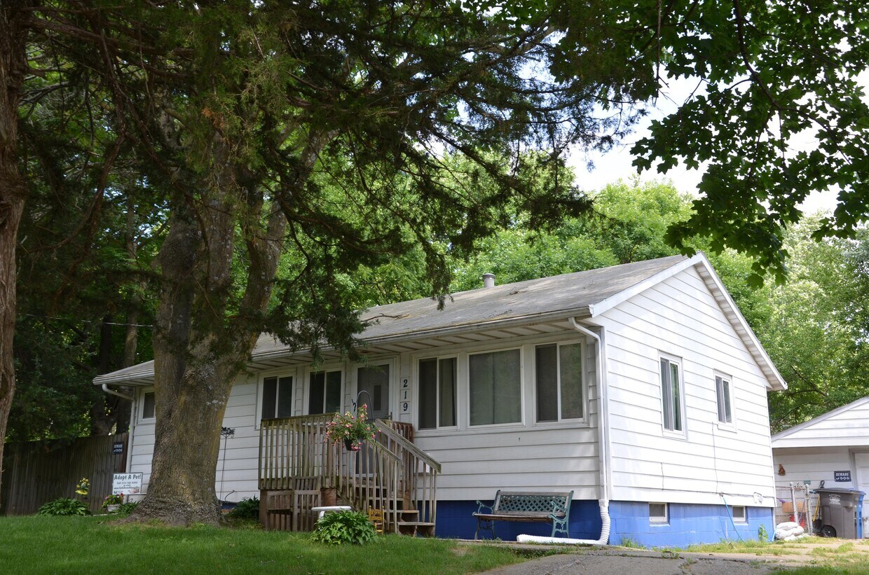 Primary Photo - 219 Pleasant View Dr