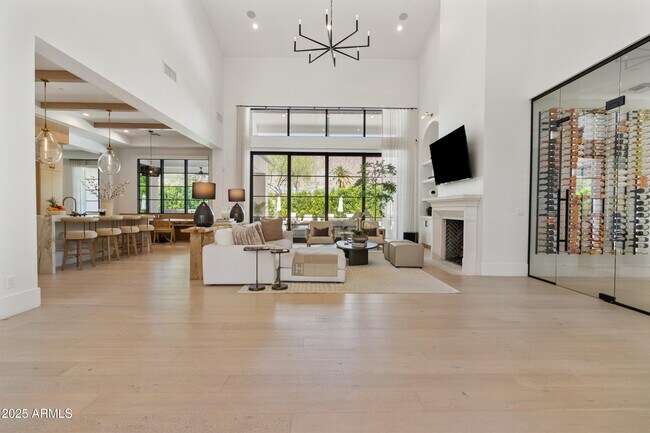 Foto del edificio - 5602 E Exeter Blvd