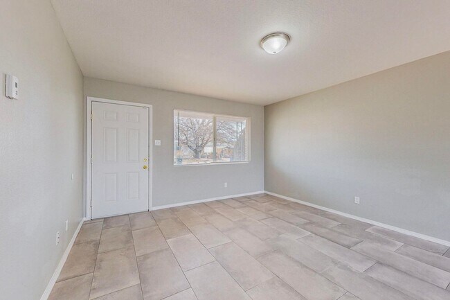 Foto del edificio - NE Mid-Century Modern 3 Badroom 1.5 Bath with garage