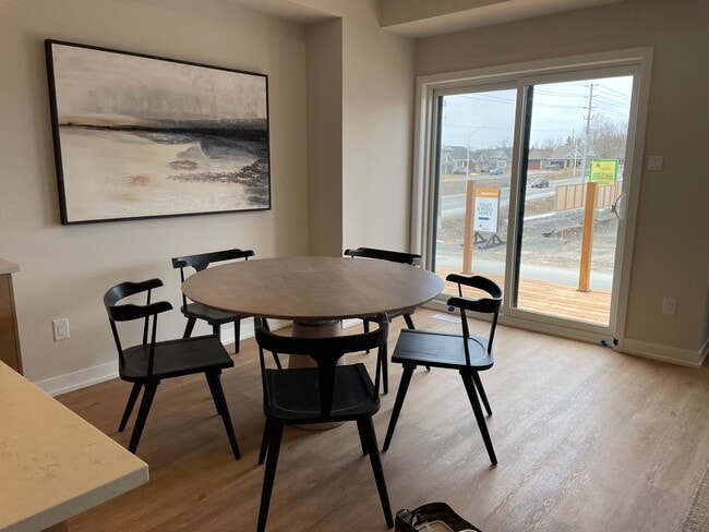 Photo du bâtiment - 1234 Cope Dr