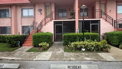 Building Photo - 227 Lakeview Dr