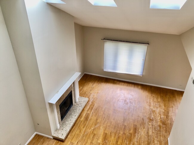 Foto del edificio - 909 Suffolk Ct