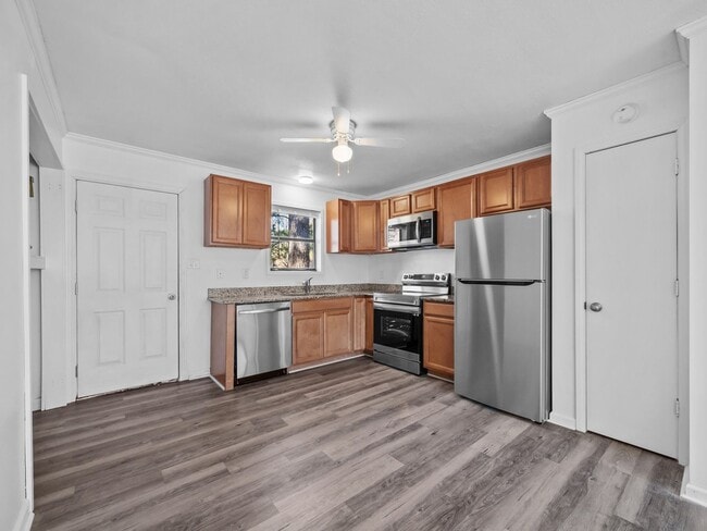 Building Photo - Ravenwood Apartments!!