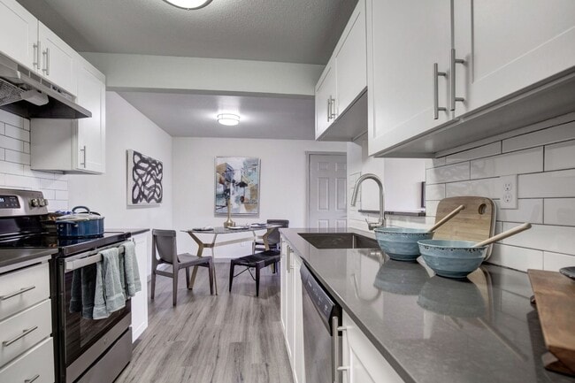 Building Photo - Taluswood Apartments