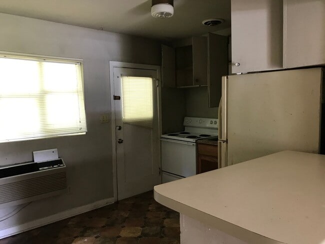 Photo - 2 Bedroom Duplex on Hancock Street - Available now! House