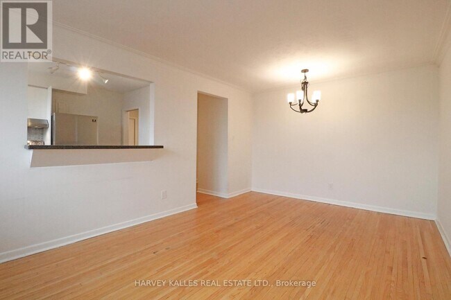 Photo du bâtiment - 866 Davenport Rd