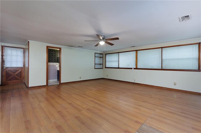 Building Photo - 5601 Overlook Rd
