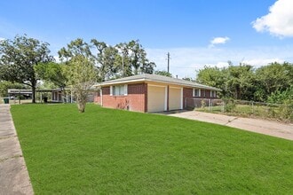 Building Photo - 1802 Mosher Ln