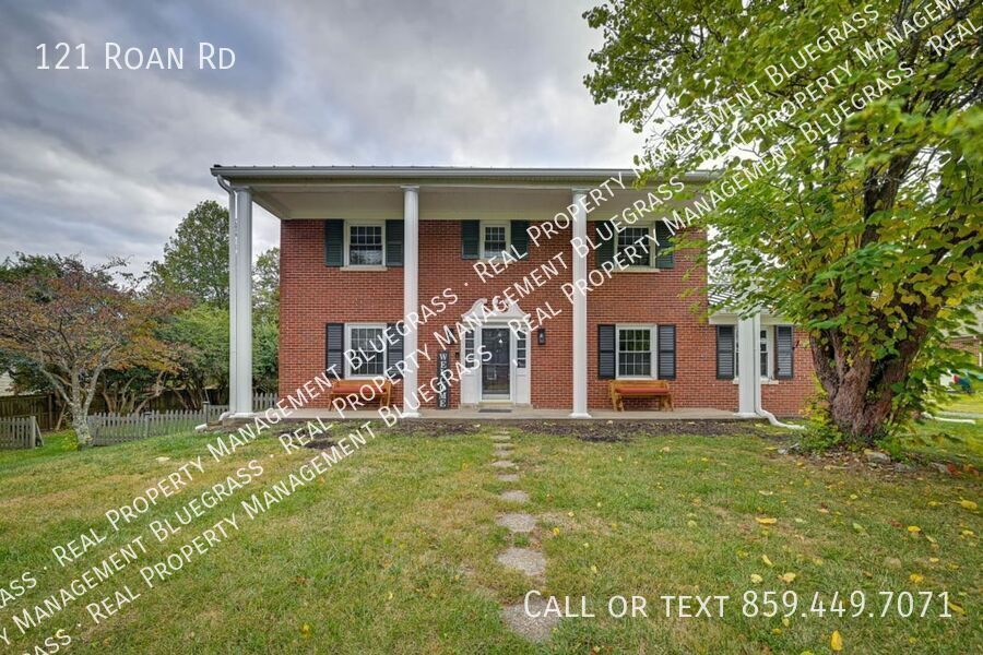 Primary Photo - Amazing Find! 5 Bedroom 2.5 Bath in Versai...