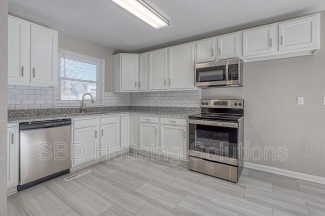 Building Photo - 7819 E 58th St