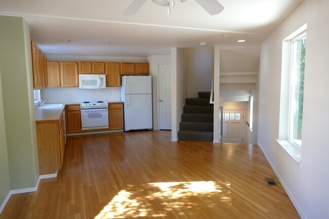 Foto del edificio - 4727 Sand Point Way NE