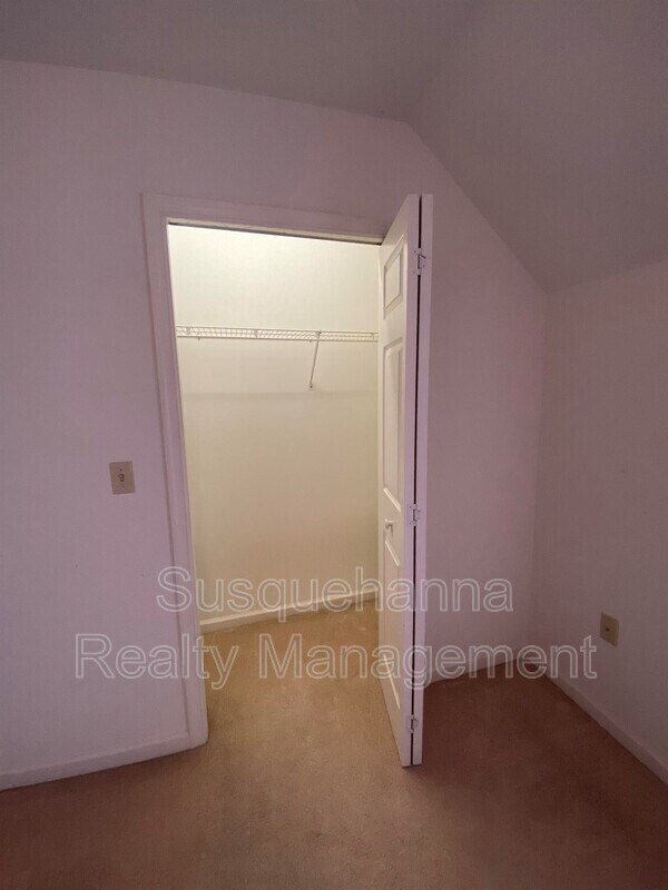 Building Photo - 107 Chukar Ct