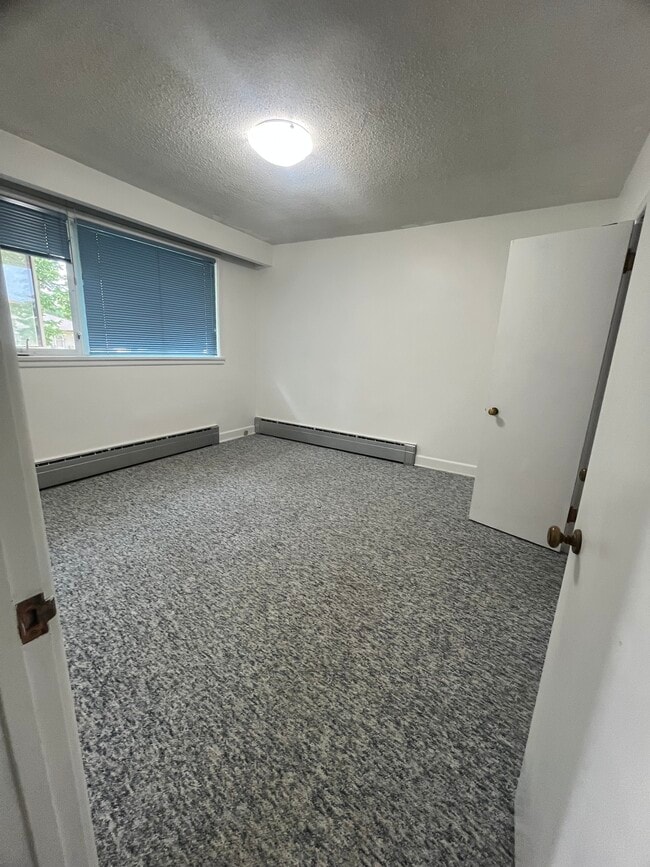Bedroom #1 - 433 Regent Av W