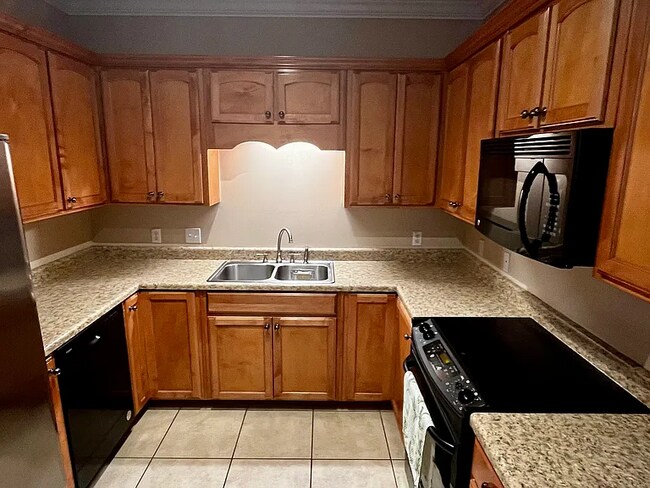 Cocina - 103 Whitney Ave