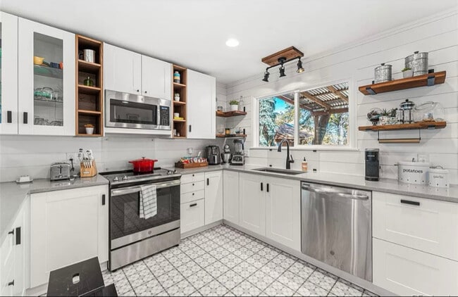 Building Photo - 4262 S Laredo Way