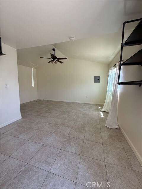 Foto del edificio - 809 E Colton Ave