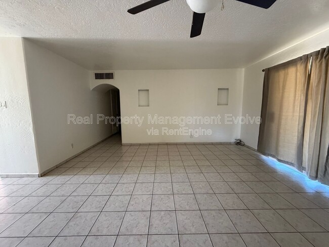 Building Photo - 4021 W Berridge Ln