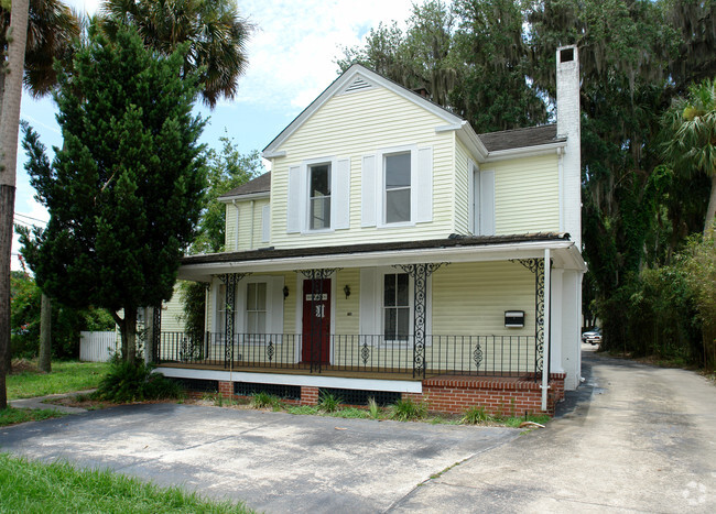 Building Photo - 422 W New York Ave