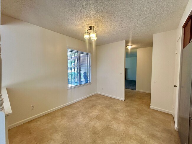 Building Photo - 9145 Posada Way