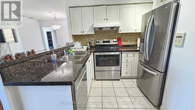 Building Photo - 7 Lorraine Dr