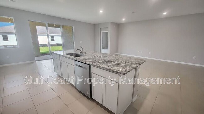 Building Photo - 431 158th St E