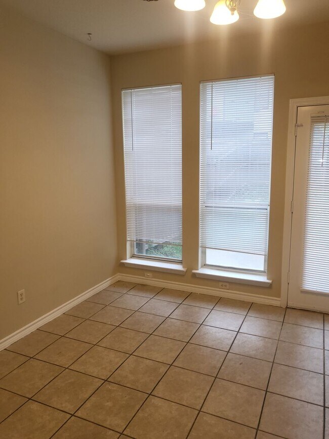 Foto del edificio - 4030 Cottage Park Ct