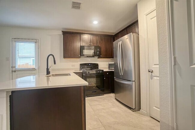 Foto del edificio - 2733 Slatewood Dr