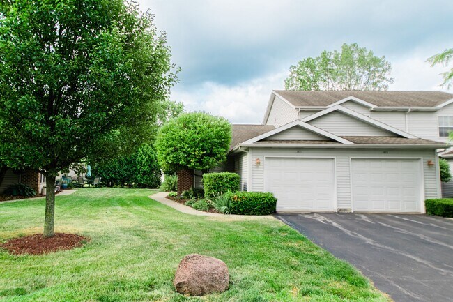 Foto del edificio - 2 bed 1 bath town-home in Chesterton