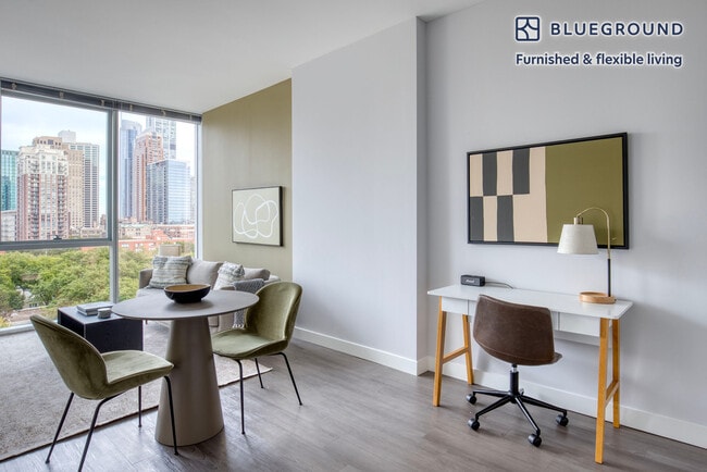 Building Photo - 1000 S Clark St