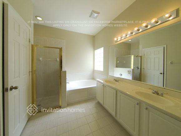 Building Photo - 8651 Gold Cay