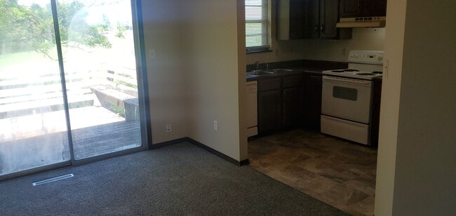 Building Photo - 4285-4287 Santa Anna Dr