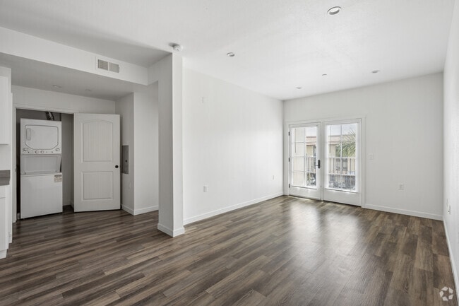 2BR, 2BA - 1020SF - Living Room - Catalina Luxury Apartments