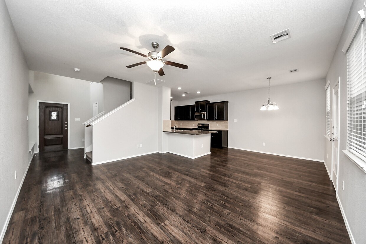 Building Photo - 16130 Beachside Pl