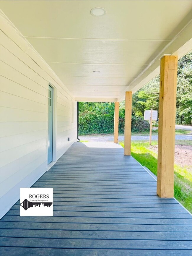 Foto del edificio - Four BR Available in Creedmoor