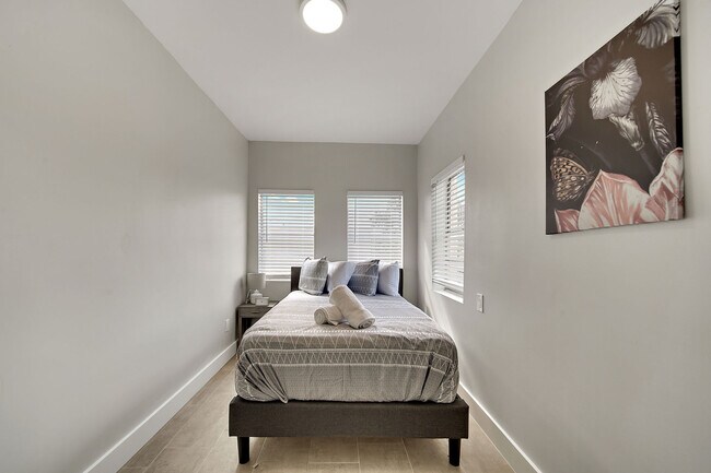 Foto del edificio - 34 SW 37th Ave