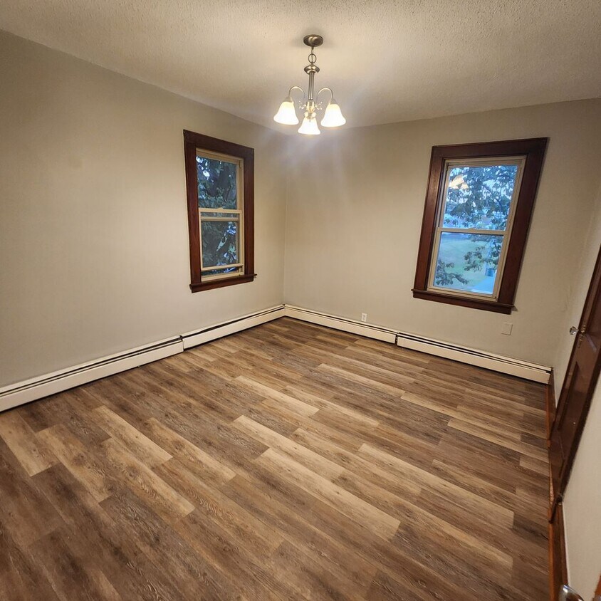 Primary Photo - 266 Grove St