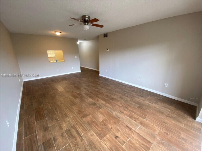 Foto del edificio - 2800 NW 56th Ave