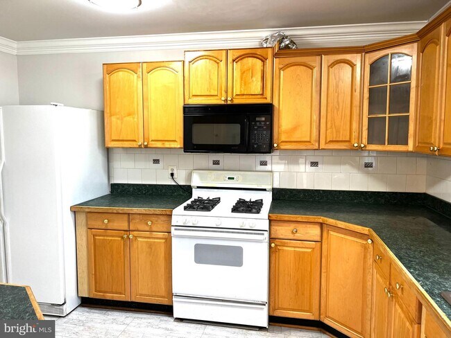 Building Photo - 4138 Novar Dr
